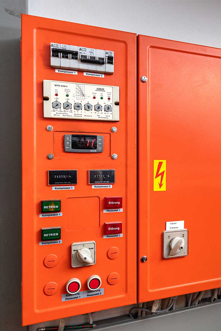 Regelung der 40 Jahren alten ELCO Wärmepumpe