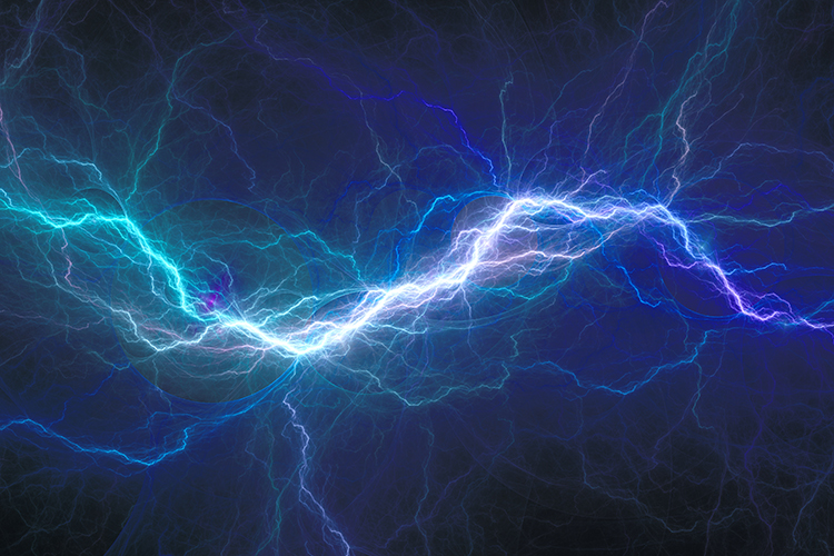 Elektrischen Blitzen in blau-violetten Farbtönen